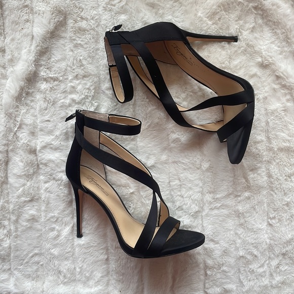 Vince Camuto Black Heels - Picture 3 of 10